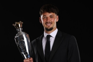 45场仅丢16球！特拉福德当选PFA英冠年度球员票选最佳球员