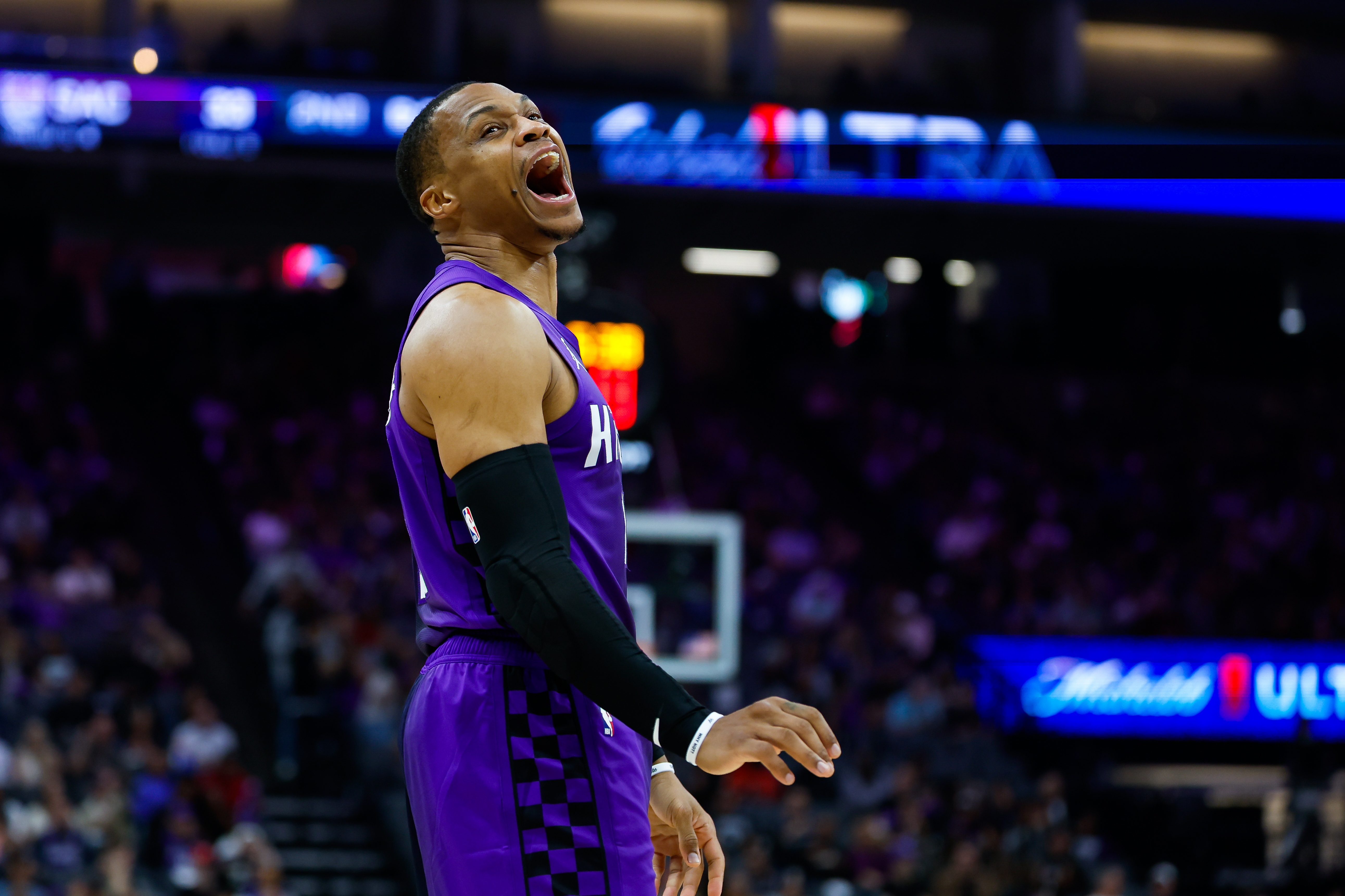 开云平台-现役达老詹43000分有多难？KD再打满5季 布克得打到42岁才有希望