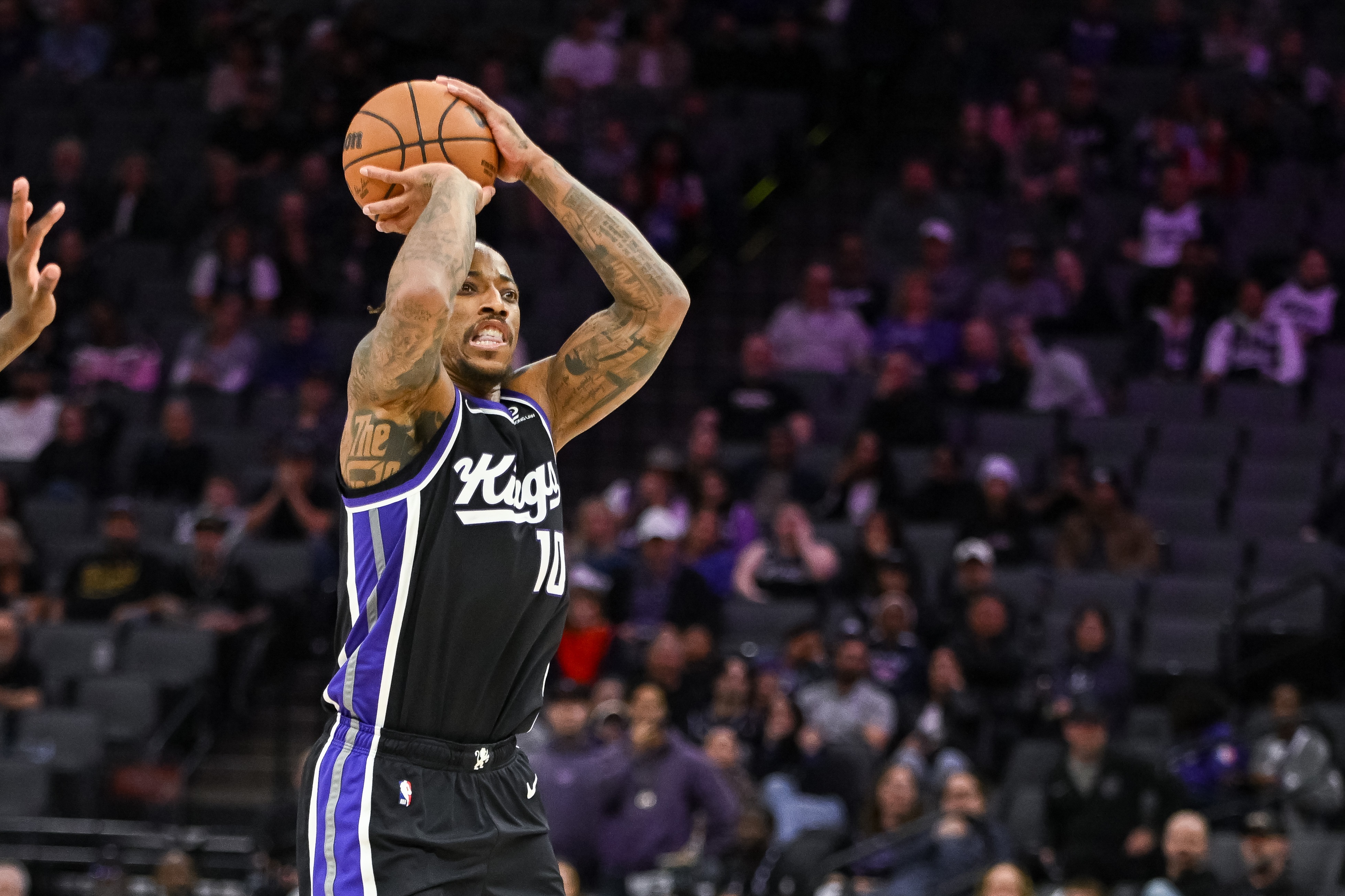 开云平台-现役达老詹43000分有多难？KD再打满5季 布克得打到42岁才有希望