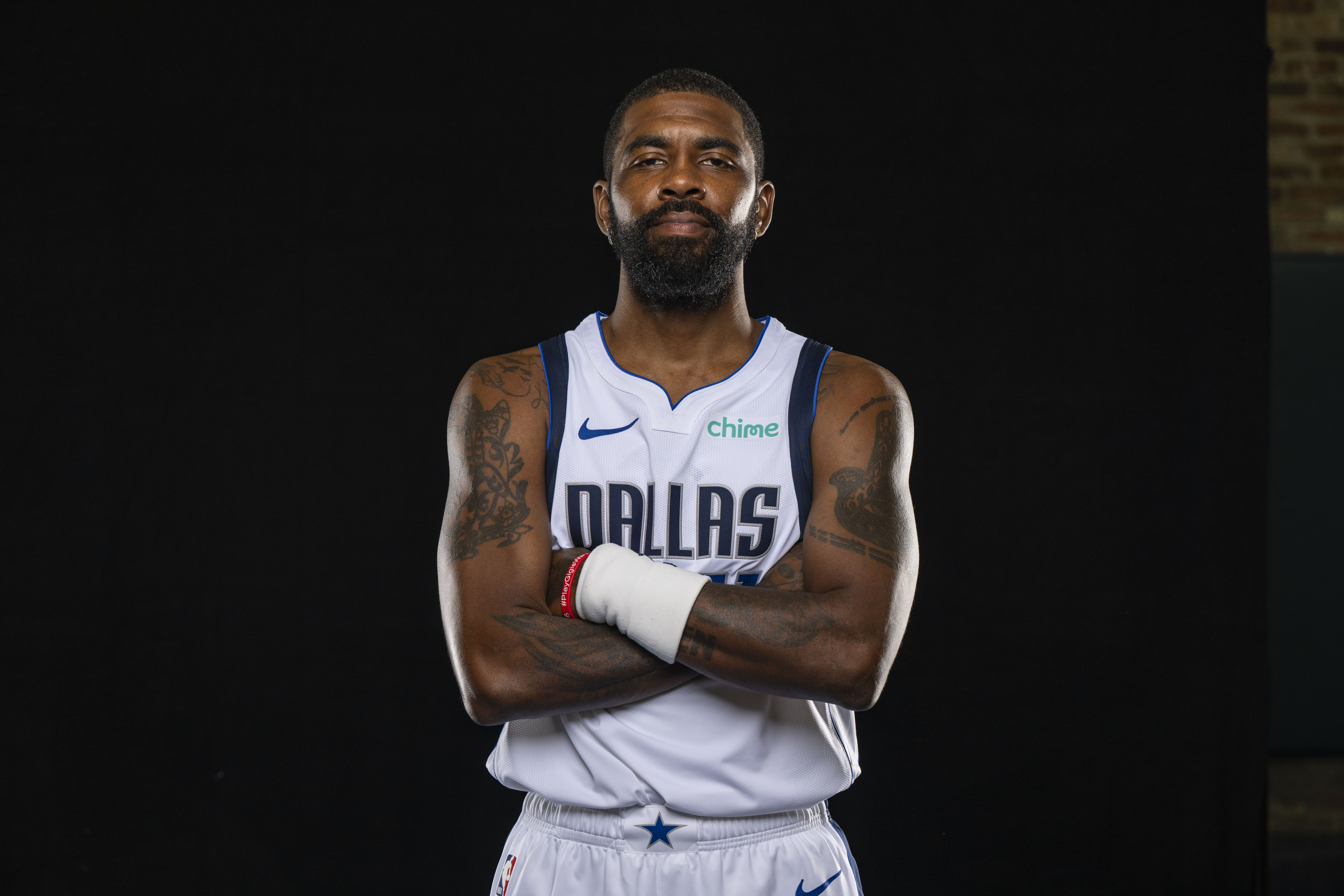 开云平台-现役达老詹43000分有多难？KD再打满5季 布克得打到42岁才有希望